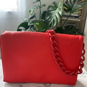 ❗️Red clutch style bag with a beautiful chain by Forever 21❗️